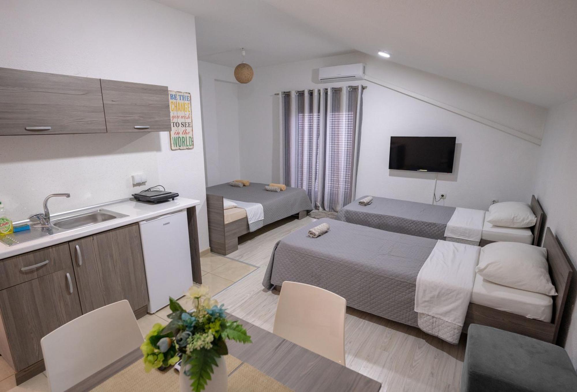 Luna Apartments Gewgelija Zewnętrze zdjęcie