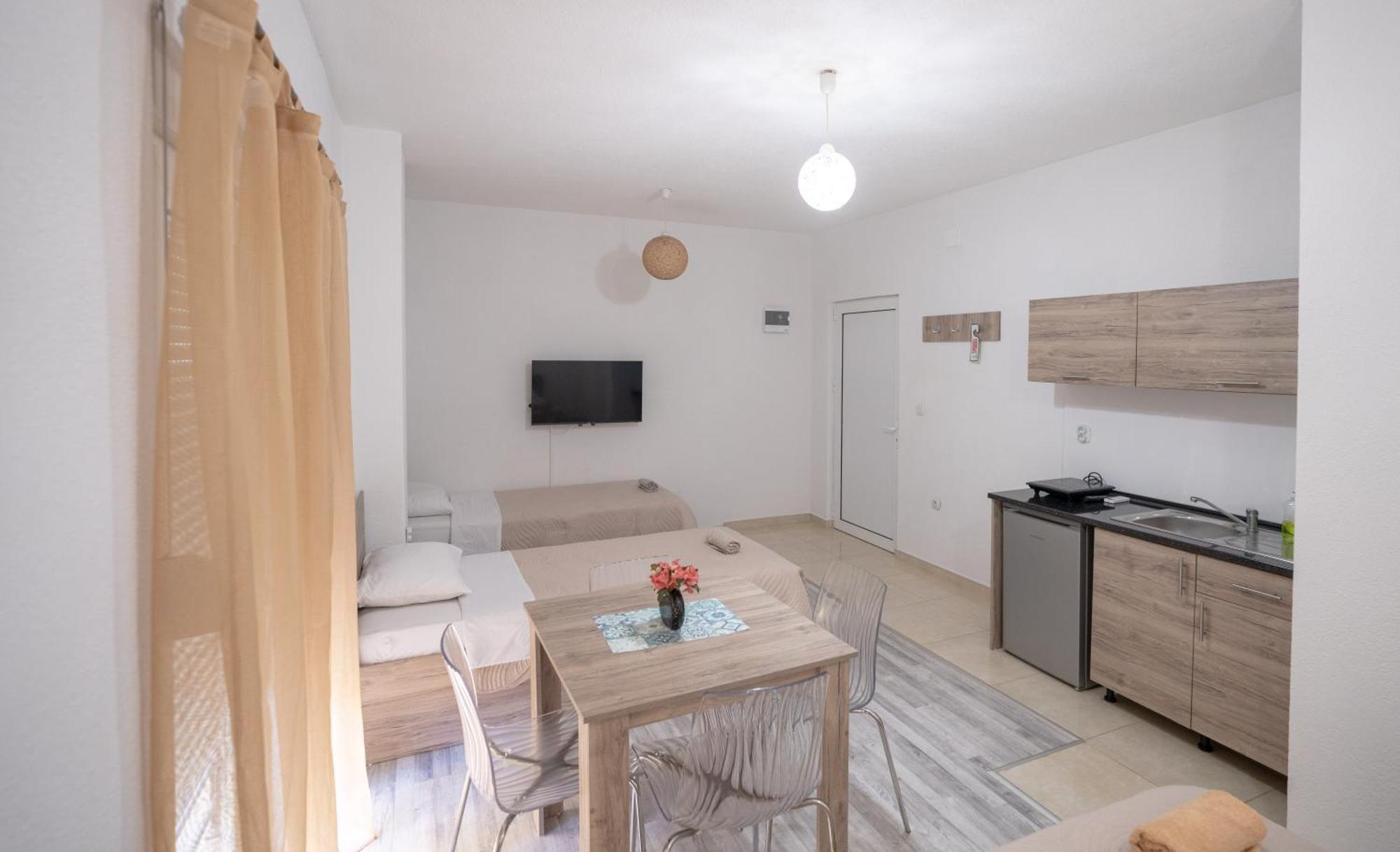 Luna Apartments Gewgelija Zewnętrze zdjęcie