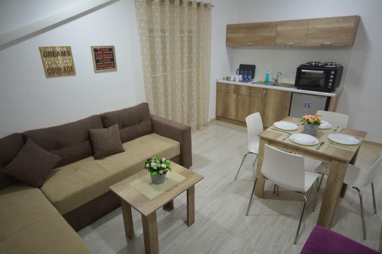 Luna Apartments Gewgelija Zewnętrze zdjęcie